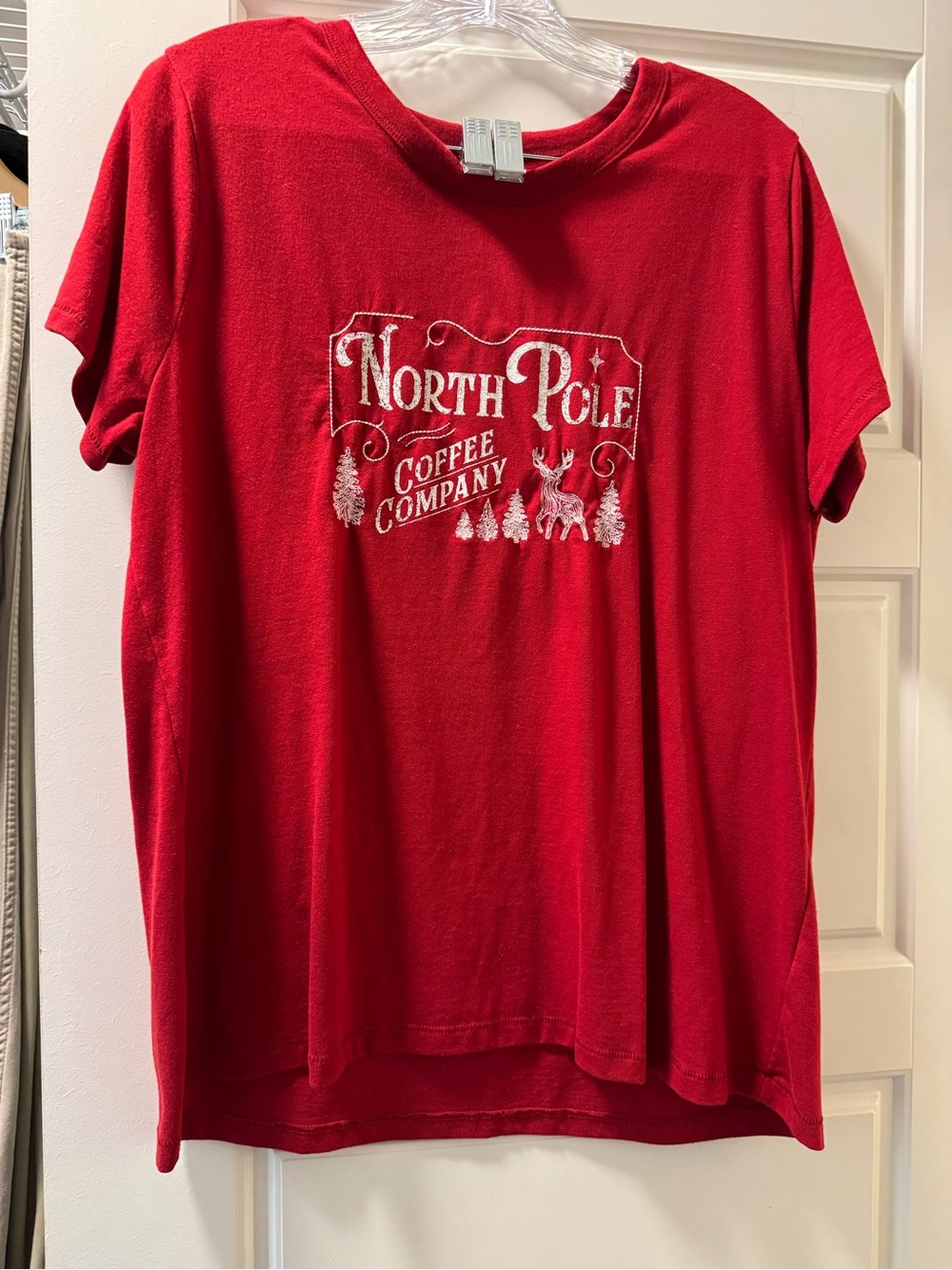 Maurices Red Short Sleeve Graphic Tee